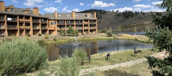 King Bed Studio- Resort Pool! Hot Tubs! Sleep 4! RMNP! Winterpark! Granby Ranch!