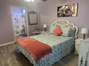 1 bedroom, iron/ironing board, free WiFi, bed sheets - Private Cozy bedroom with on suite living room (Panama City)