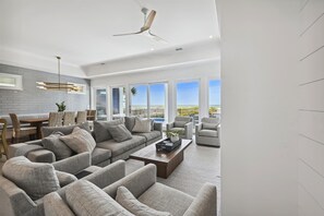 Smart TV, table tennis