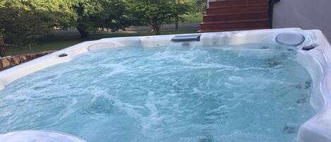 Bain à remous extérieur