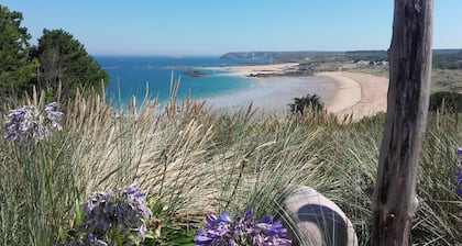 Appartement au calme 1er étage avec balcon et Patio , à 18 km de la mer