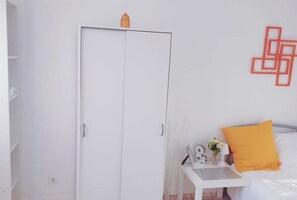 1 chambre, fer et planche à repasser, Wi-Fi gratuit, draps fournis