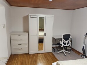 1 bedroom, desk, iron/ironing board, free WiFi - 37m² 1.5 room with terrace and super bathroom (Tangstedt)