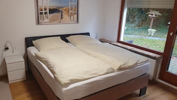 1 slaapkamer, een bureau, een strijkplank/strijkijzer, gratis wifi