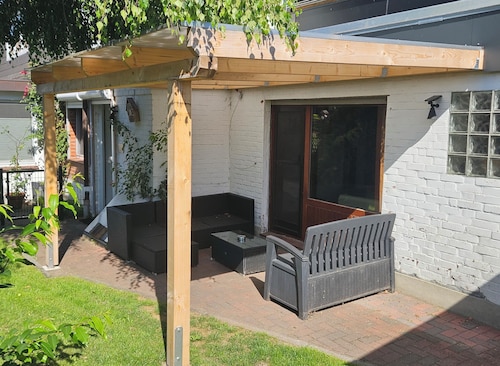 37m2 - 2 Zimmer - E-Ladestation - Terrasse und super Badezimmer