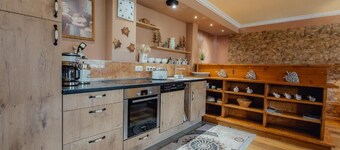 Monty by MoniCare Hochwertige großsügige Wohnung mit privater Infrarotkabine