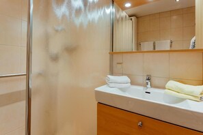 Towels - Apartment in quiet location with garden Annelies3 by MoniCare (Seefeld in Tiorl)