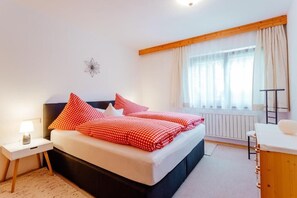 1 bedroom, free WiFi - Apartment in quiet location with garden Annelies3 by MoniCare (Seefeld in Tiorl)