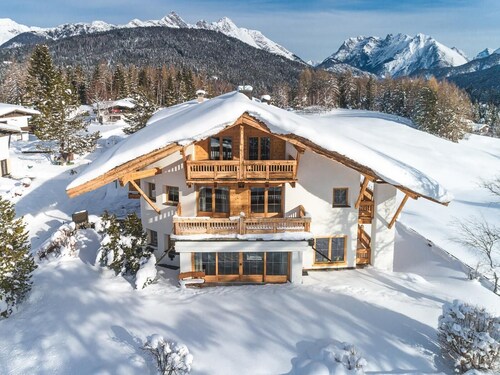 Alpine chic in Haus Hahn, combined with modern elegance Chalet Panoramablick by MoniCare