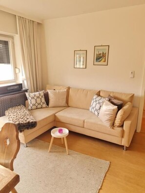 Living area - Therese by MoniCare apartment centrally located where old harmonizes with new (Seefeld in Tirol)