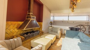 55-inch Smart TV with premium TV channels, TV, pay films - Casa Eva Hotel Boutique & Spa (San Pedro Cholula)