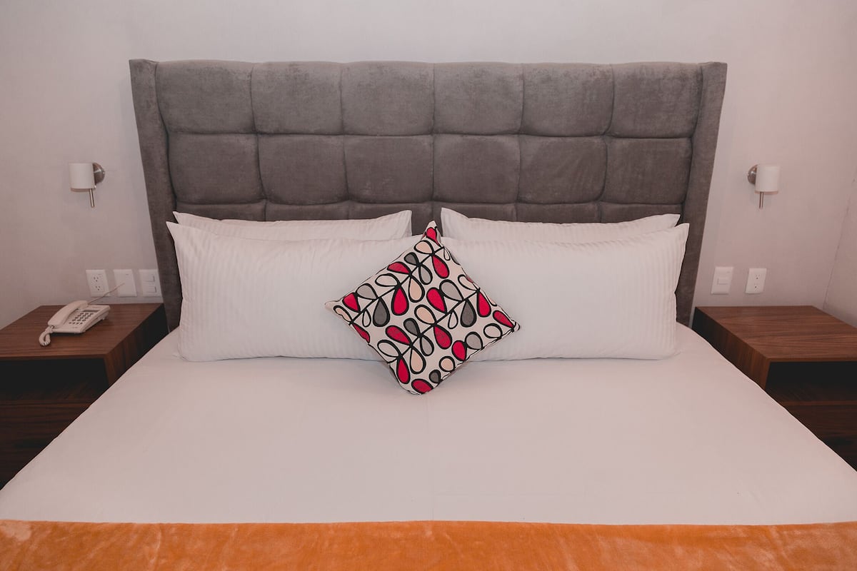 Standardzimmer (Frente a Terrraza) | 1 Schlafzimmer, hochwertige Bettwaren, Daunenbettdecken
