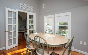 Dining - Delightful, Charming, Oversized 2 bedroom 2 bath Cottage! (Middletown)