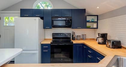 Delightful, Charming, Oversized 2 bedroom 2 bath Cottage!