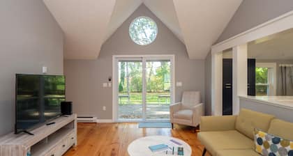 Delightful, Charming, Oversized 2 bedroom 2 bath Cottage!