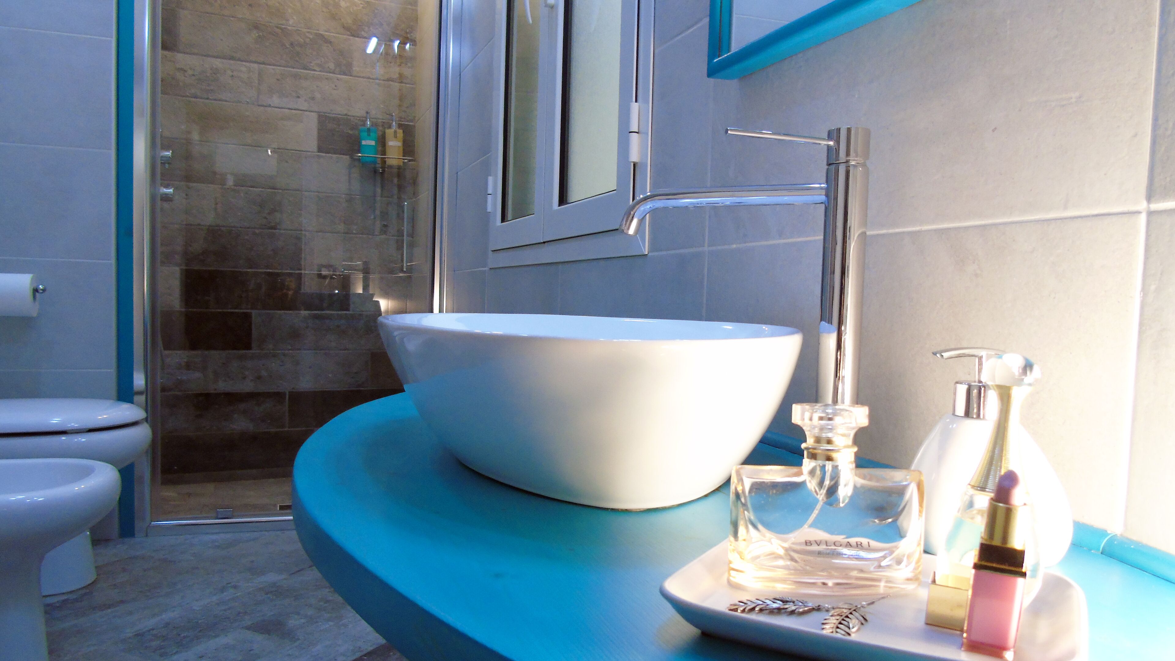 Doccia, asciugacapelli, bidet, asciugamani
