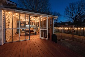 تناول الطعام بالخارج