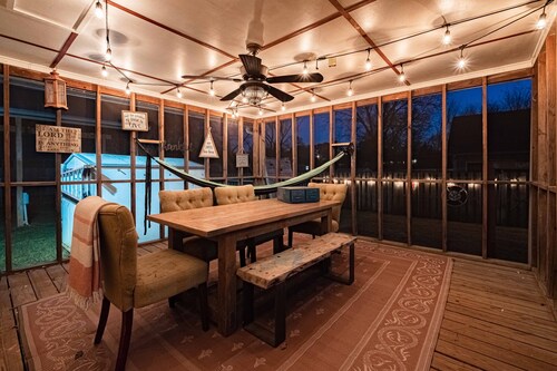 Quaint & Cozy Cottage in the Heart of Madison AL.