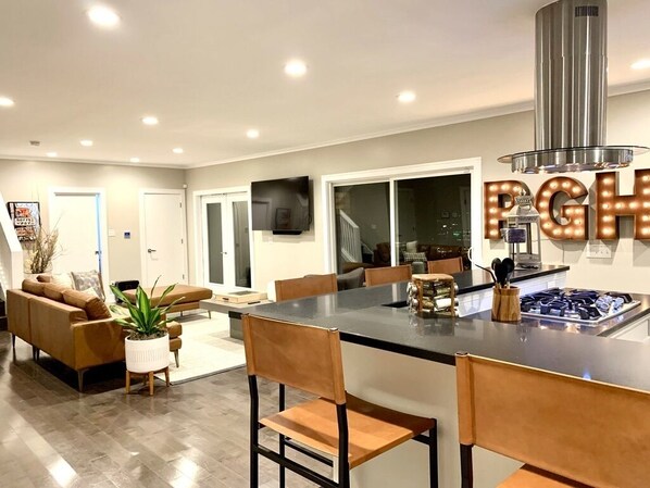 Interior - Luxury Mountainside with Spectacular City Views (Pittsburgh)