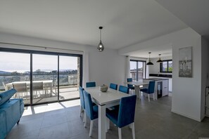 Dining - Magnificent Villa overlooking the bay of Saint Cyprien, Porto Vecchio (Sainte Lucie De Porto Vecchio)