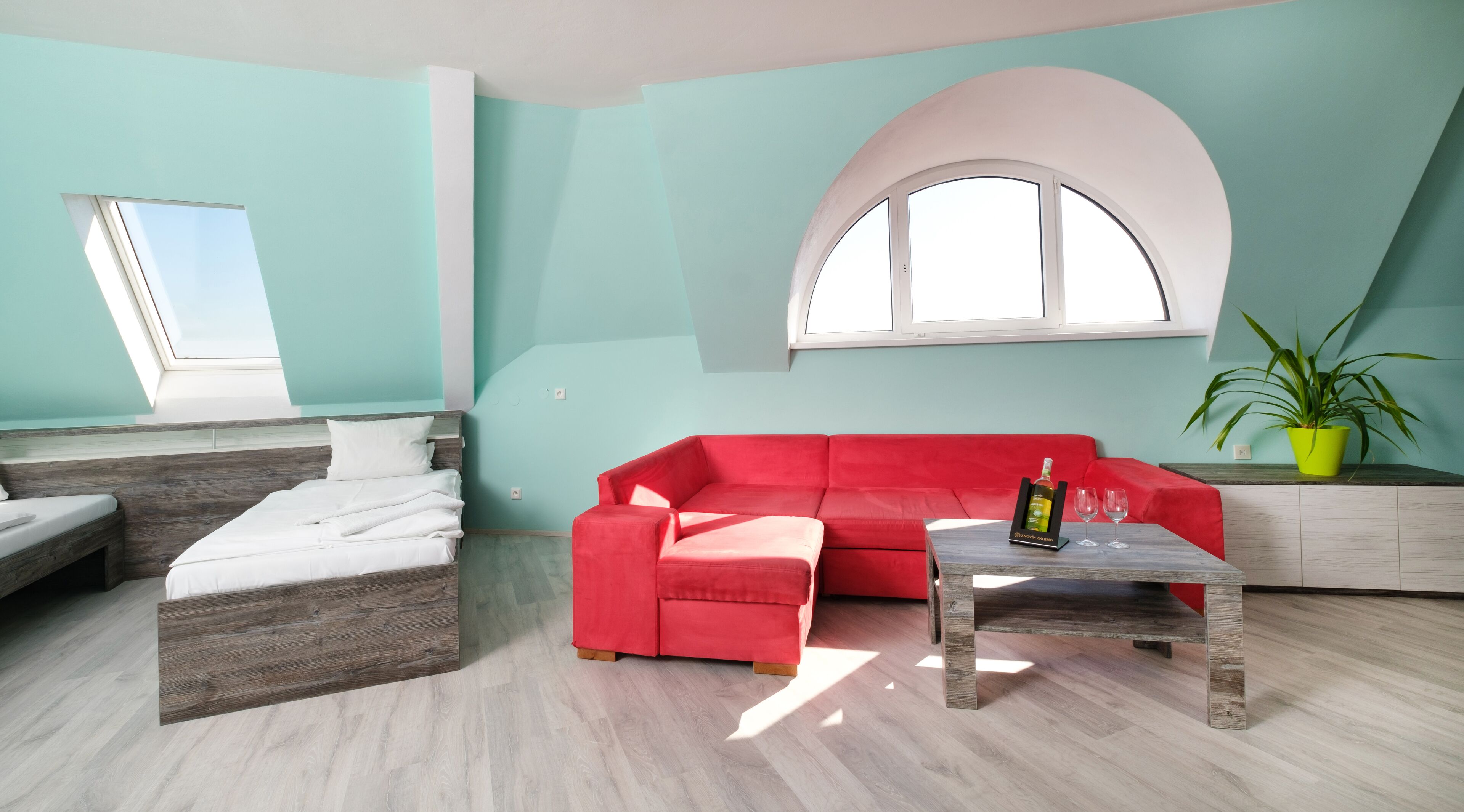 Family Apartment | Minibar, individually decorated, desk, free WiFi