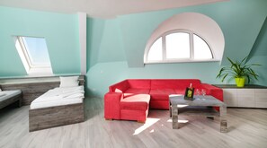 Family Apartment | Minibar, individually decorated, desk, free WiFi - Hotel N (Znojmo)