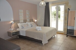 3 bedrooms, iron/ironing board, travel cot, free WiFi