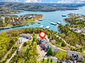 Aerial view - Best-View 3-Bedroom Condo, Close to Silver Dollar City with Free Tickets & Outdoor Pool (Branson)