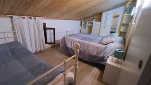 3 bedrooms, iron/ironing board, travel cot, free WiFi