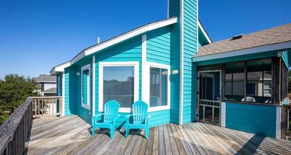 Short walk to Beach with Pool, Game Room, and Spa!