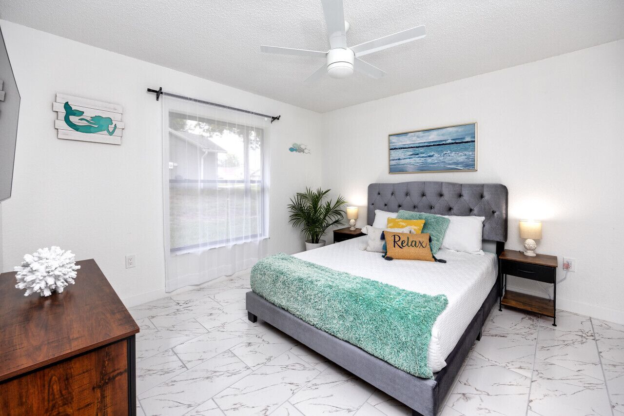 3 bedrooms, desk, iron/ironing board, travel crib