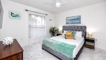 3 bedrooms, desk, iron/ironing board, travel crib