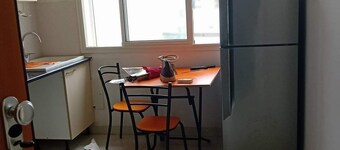 Beautiful new apartment .Tunis 10 minutes walk from Cv Metro stop 300 m. quiet.