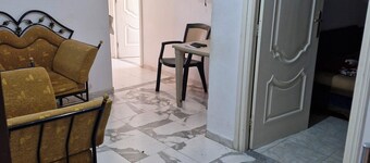 Beautiful new apartment .Tunis 10 minutes walk from Cv Metro stop 300 m. quiet.