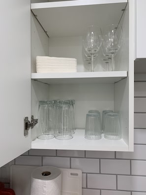 Fridge, microwave, oven, stovetop - Mid Valley Suite (Aylesford)