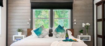 Southport Tree Escape * King Studio Near Downtown