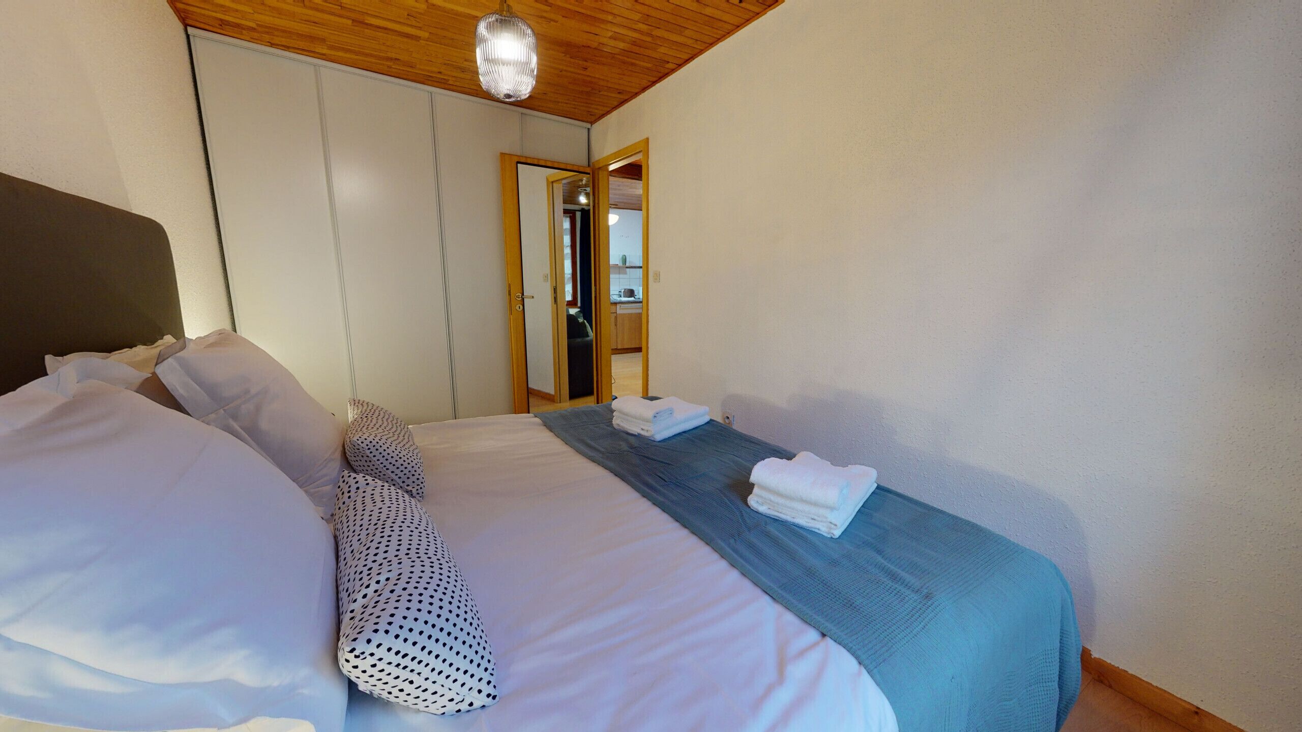 1 chambre, fer et planche à repasser, Wi-Fi gratuit, draps fournis