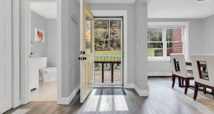 Views! Cozy, Private 3BR Condo with lake access!
