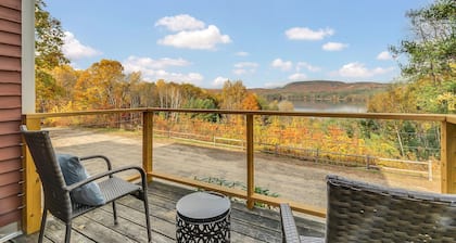 Views! Cozy, Private 3BR Condo with lake access!