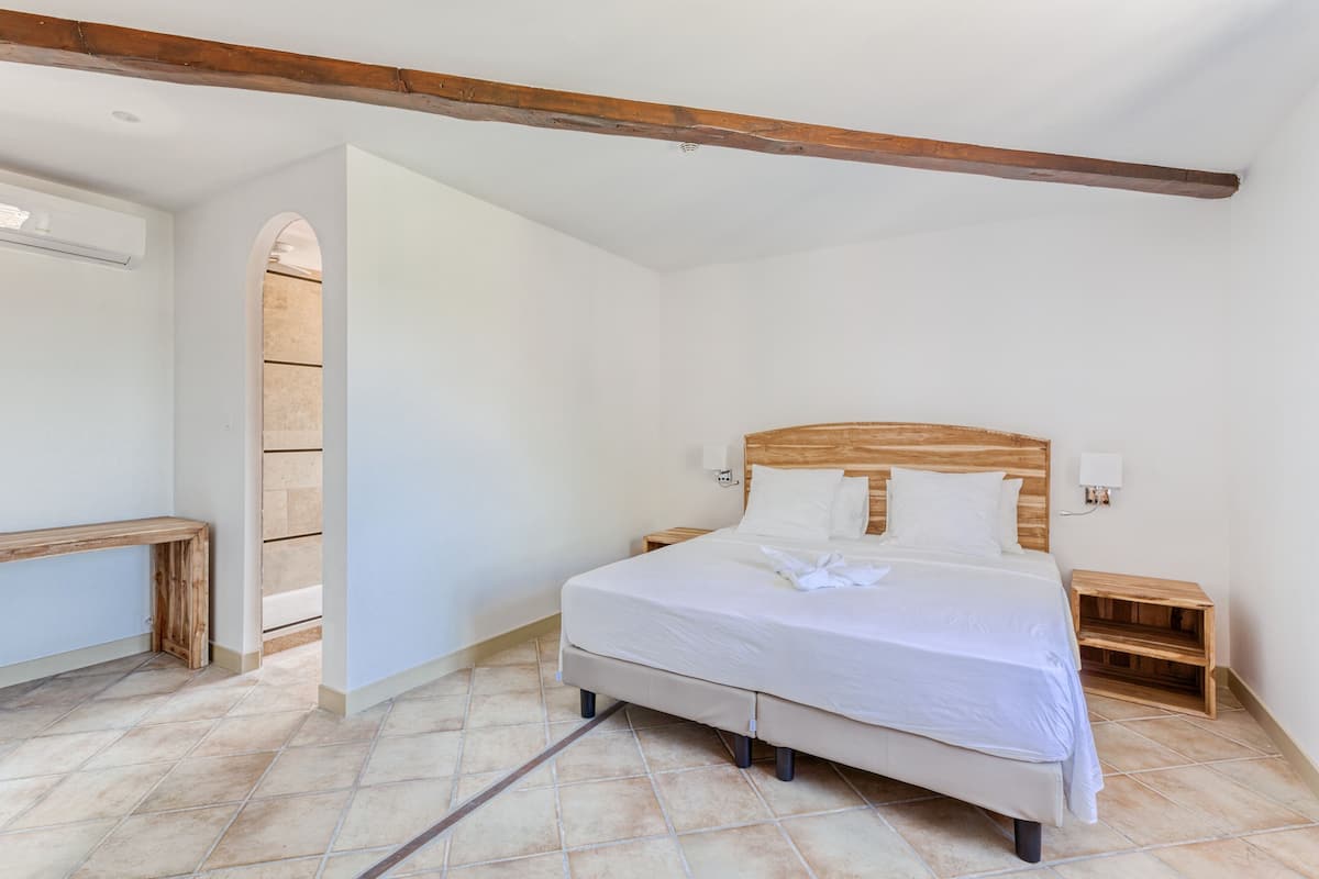 Premium bedding, Select Comfort beds, in-room safe, desk