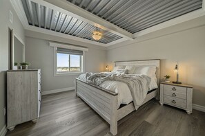 3 bedrooms, iron/ironing board, travel crib, free WiFi