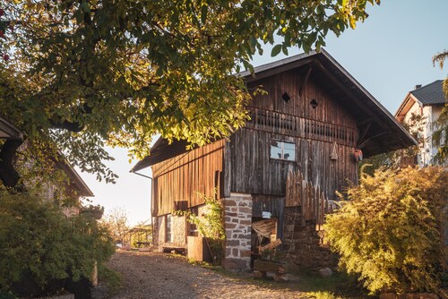 Traditional vacation apartment in rustic style with view of the Schlern