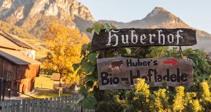 Traditional vacation apartment in rustic style with view of the Schlern