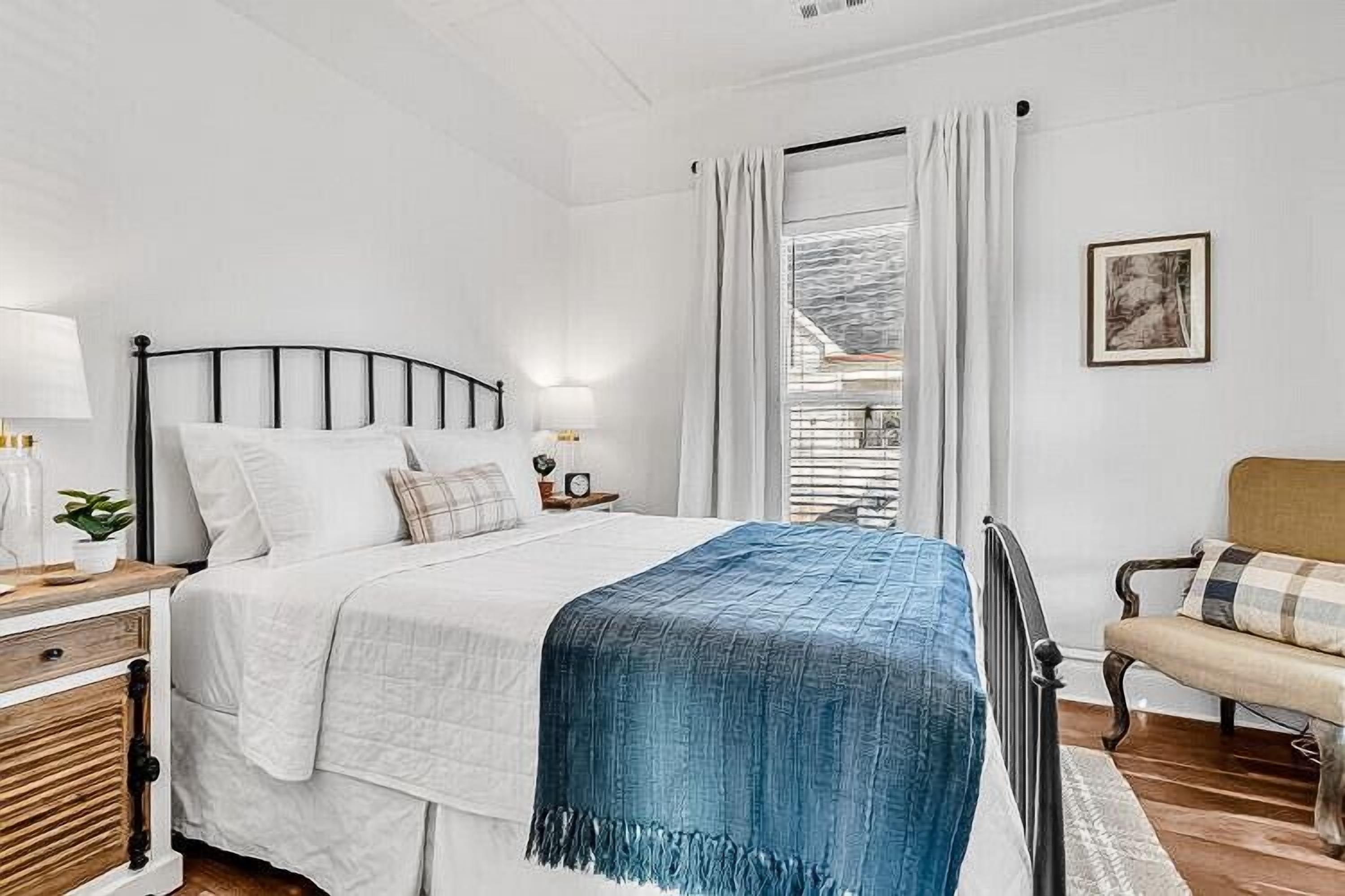 2 bedrooms, iron/ironing board, free WiFi, bed sheets
