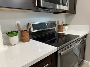 Private kitchen - Beautiful Luxury New Construction home with Lake Views (Lake Havasu City)