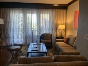 Smart TV, fireplace, offices