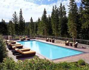 Outdoor pool, a heated pool - Ritz-Carlton Club - Luxury, Service, and Views - Ski-in and ski-out (Truckee)