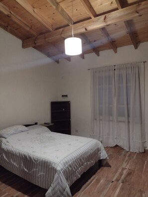 2 多间卧室、WiFi