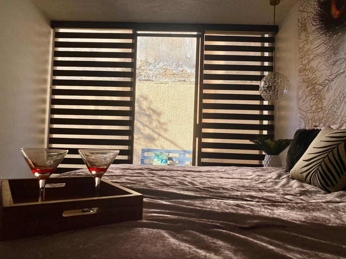 3 bedrooms, iron/ironing board, internet, bed sheets