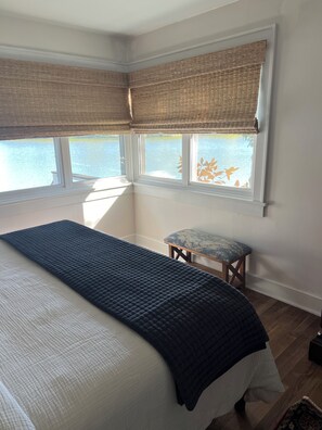 2 habitaciones, escritorio, tabla de planchar con plancha y wifi gratis 